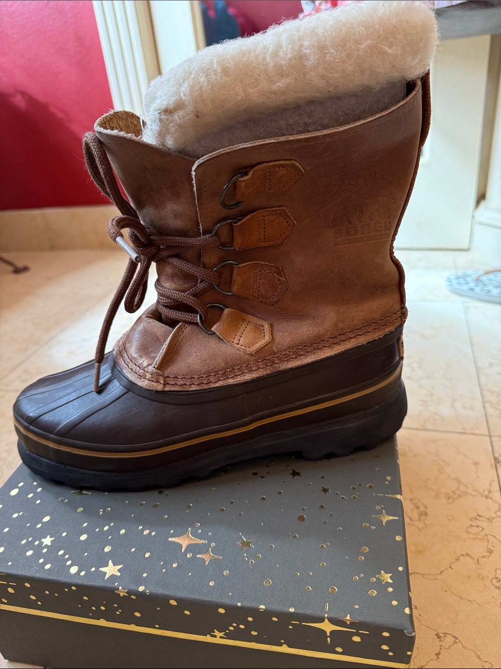 Sorel Brown and Dark Brown Women's Winter Lace-Up Boot with Shearling Collar sz